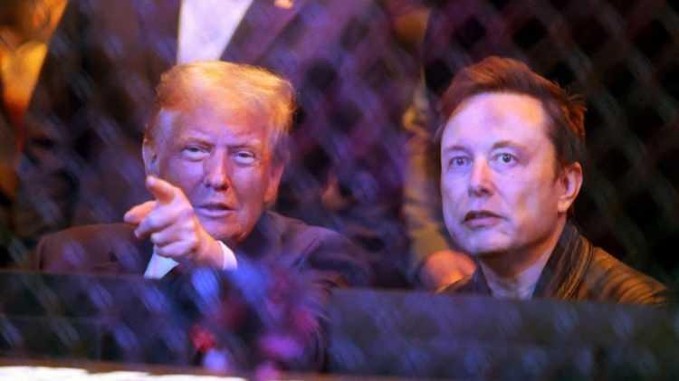 <p>Trump'ın hemen yanı başında bir elektrikli araç yer alıyor. Bu da elbette Trump'ın kabinesinde yer alan Elon Musk'ı temsil ediyor.</p>