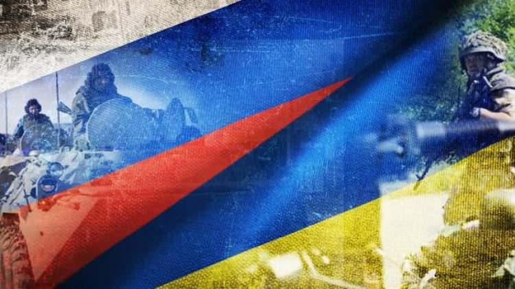 <p>Genel hatlarıyla karamsar bir tablo olan bu kapakta Rusya-Ukrayna gerilimi, Putin ve Zelensky'nin görselleriyle resmedilmiş. Putin'in yanında atom simgesinin yer alması da nükleer silah tehdidine bir mesaj gönderiyor.</p>