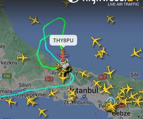 <p>Meteorolojinin uyarılarının ardından İstanbul'da sabah saatlerinden itibaren şiddetli lodos etkisini göstermeye devam ediyor.</p>