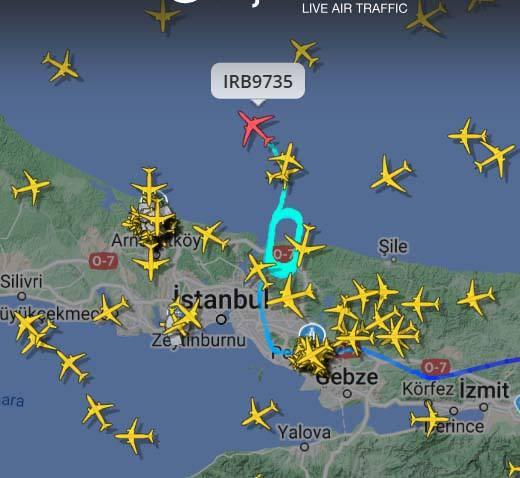 <p>Havalimanı çevresinde rüzgar hızının 41 knota ulaşması nedeniyle İstanbul Havalimanı’na iniş için alçalan uçaklar havada tur atmak zorunda kalırken, bazı uçaklar ise pisti pas geçmek zorunda kaldı.</p>