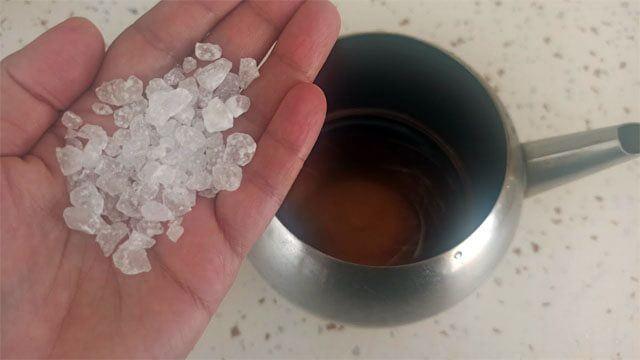 <p><strong>Limon Tuzu ve Sirke ile Doğal Temizlik</strong></p>