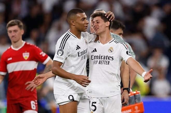 <p>Haberde, <strong>Milan</strong>'ın da Real Madrid'e transferi öncesi Arda Güler ile ilgilendiği ifade edildi.</p>
