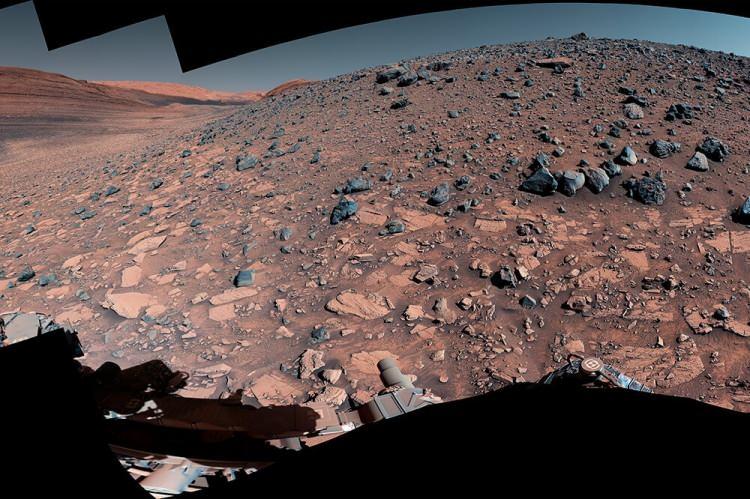 <p>Curiosity, bir kayanın üzerinden geçerek içindeki sarı kristalleri açığa çıkardı. Yapılan analizler sonucunda bu kristallerin saf kükürt olduğu anlaşıldı. Bu keşif, bilim dünyasında büyük heyecan yarattı.</p>