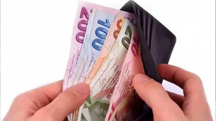 <p><strong>Yüzde 25 zam yapılması halinde asgari ücret 21 bin 252 lira olacak.</strong></p>