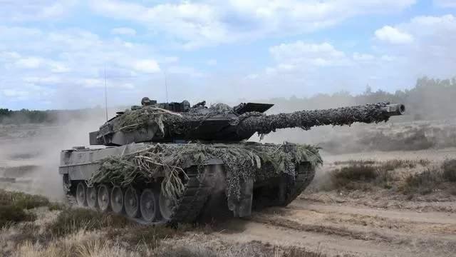 <p><strong>20 ADET LEOPARD TANKI</strong></p>