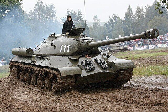<p><strong>TANK</strong></p>