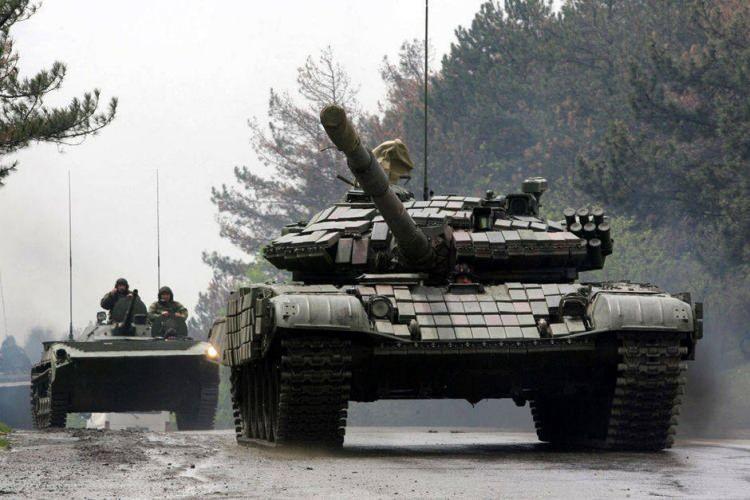 <p><strong>45 ADET T-72B TANK</strong></p>
