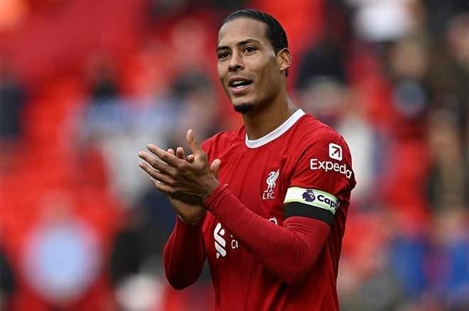 <p>9- Van Dijk<br />
<br />
* Liverpool<br />
<br />
* 30 Milyon Euro</p>
