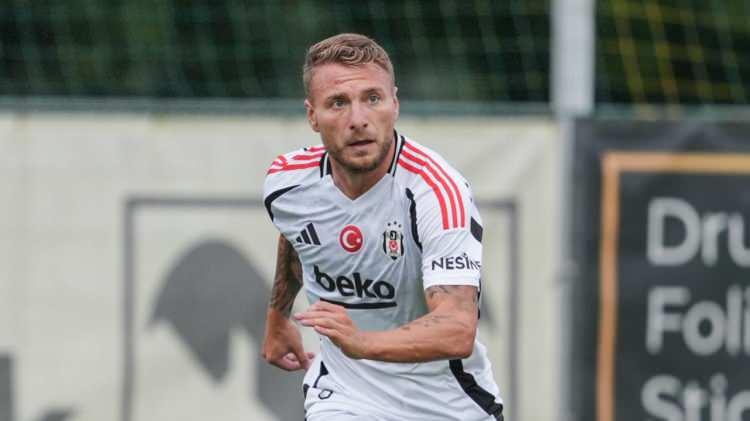<p>İtalyan forvetin yeni mobile uygulamasının videosunda “Ben Ciro Immobile, Beşiktaş, geliyor mobile” ifadeleri yer aldı.</p>