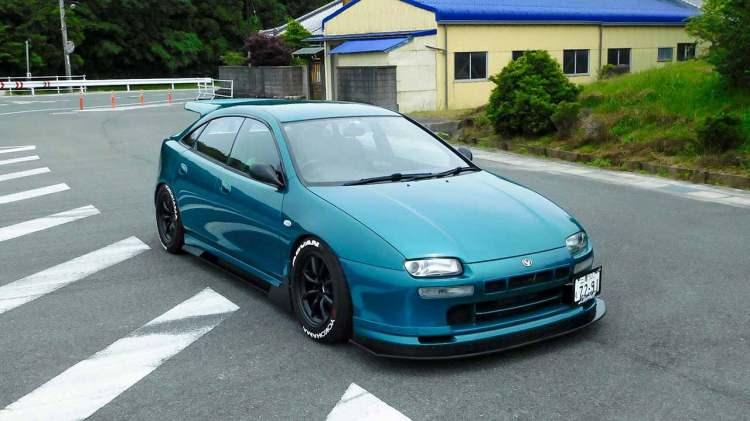 <p>Mazda Lantis</p>