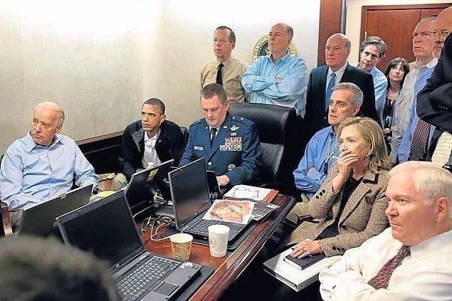 <p><span style="color:inherit">Barack Obama ve kabinesinin diğer &uuml;yeleri, Usame Bin Ladin'in &ouml;ld&uuml;r&uuml;lmesiyle sonu&ccedil;lanan operasyonu izlerken (2011)</span></p>
