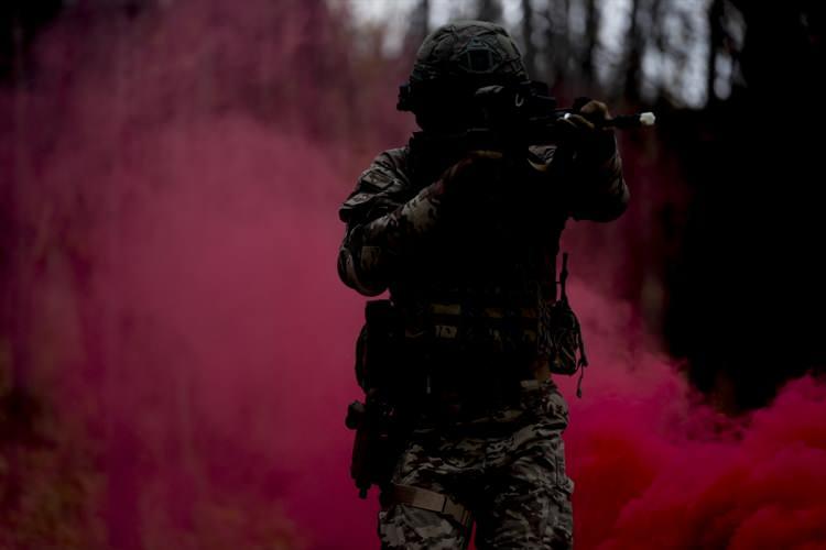 <p>Sıhhiye uzmanları, Özel Kuvvetler Komutanlığına gönüllülük esasına göre başvuran astsubay ve uzman erbaşlardan niteliklerine göre seçiliyor.</p>

<p> </p>
