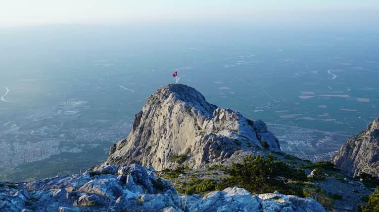 <p>Yunan mitolojisinde sık sık adı ge&ccedil;en, T&uuml;rkiye'nin gizemli b&ouml;lgesi &uuml;zerinden u&ccedil;aklar bile ge&ccedil;emiyor.&nbsp;</p>
