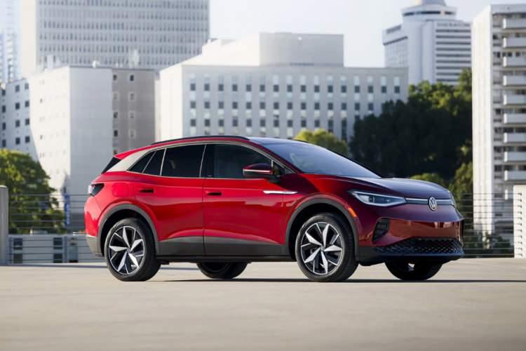 <p>Uzun zamandır gelmesi beklenen tamamen elektrikli Volkswagen ID.4 Türkiye’de 1 milyon 870 bin TL’den satışa sunuldu.</p>
