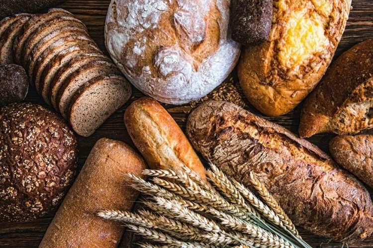 <p><strong>Doğu Finlandiya Üniversitesi tarafından yapılan son bir araştırma, yüksek lif ve besin içeriği nedeniyle normal çeşitlerden daha sağlıklı ekmek üretmek için kullanılan tam çavdarın sağlık yararlarında hem laktik asidin hem de bağırsak bakterilerinin önemli bir rol oynadığını ortaya koydu.</strong></p>