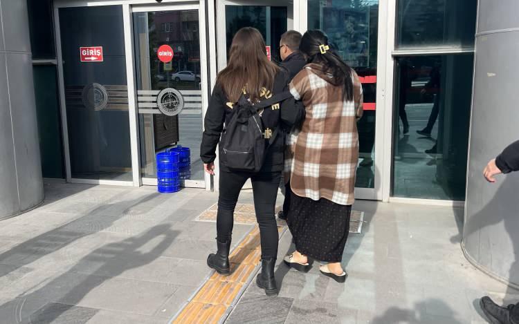 <div>Gözaltına alınan 11 çocuk annesi Ceylan Ç.’nin 12’nci çocuğuna hamile olduğu anlaşılırken, ayrıca 162 ayrı hırsızlık suçundan da kaydı olduğu tespit edildi.</div>