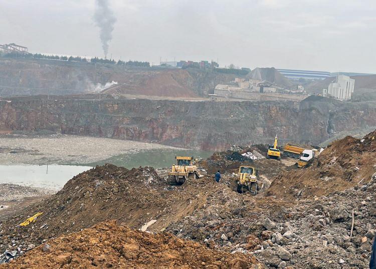 <p>Gebze'de hafriyat döküm alanında korku dolu anlar yaşandı. </p>
