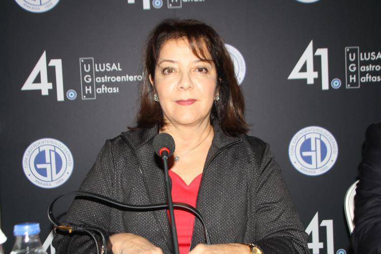 <p>Prof. Dr. Şebnem Gürsoy da kolon kanserinin önceden tespit edilebilen ve önlenebilen nadir kanserlerden biri olduğunu belirterek, kolon kanserinin erkeklerde akciğer ve prostat, kadınlarda ise akciğer ve meme kanserlerinden sonra en sık görülen kanser türü olduğunu kaydetti.</p>
