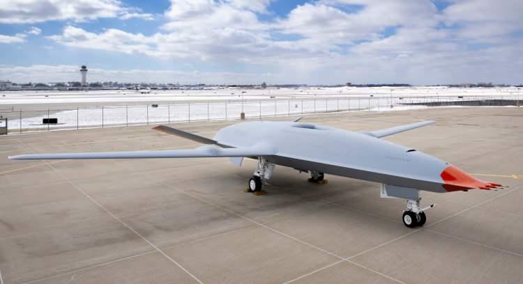 <p><strong>Amerikan uçak gemileri için geliştirilen yakıt ikmal dronudur.</strong></p>
<p> </p>
<p><strong>Performans:</strong> 500 deniz mili menzil</p>
<p> </p>
<p><strong>Silah Sistemleri:</strong> AGM-158C LRASM anti-gemi füzeleri</p>