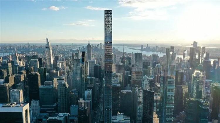<p>1 - New York / ABD-</p>

<p> </p>

<p>New York 144 milyarderle en fazla milyarderin yaşadığı şehir unvanını elinde bulunduruyor.</p>
