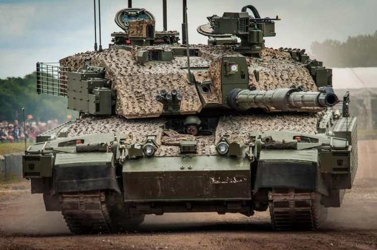 <p><strong><span style="color:#B22222">10) CHALLENGER 2 - İngiltere</span> | 59.5 kM</strong></p>