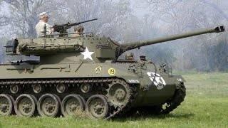 <p><strong>ÖZELLİKLER</strong></p>
<p> </p>
<p> </p>
<p>, Hellcat sadece 26 mph civarında bir azami hıza ulaşabiliyordu, ancak düz bir yol yüzeyinde önemli ölçüde daha hızlı gidebiliyordu. Bazı raporlar saatte 55 mil kadar hızlı gidebildiğini öne sürse de güvenilir kaynaklar en yüksek hızının saatte 50 mil civarında olduğunu belirtmektedir.<strong> Bu yine de M18'i aktif hizmete giren en hızlı tanklardan biri yapmaya yetecek kadar hızlıdır. Güç, Wright R-975 dokuz silindirli uçak motorundan geliyordu.</strong></p>