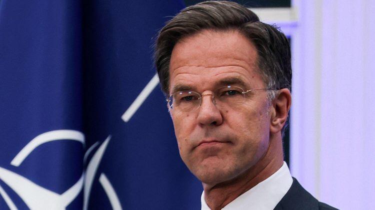 <p><strong><span style="color:#B22222">MARK RUTTE</span>  |  1.93 M</strong></p>

<p> </p>

<p>Nato Genel Sekreteri</p>
