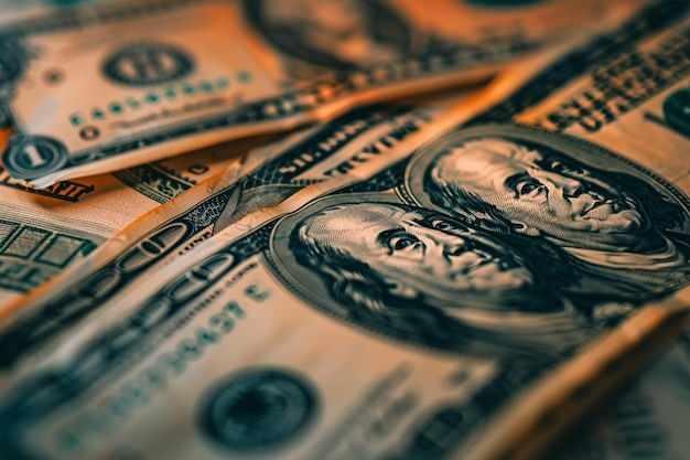 <p><strong>500 MİLYON DOLAR</strong></p>
<p> </p>
<p>Crystal Ventures'ın başkanı olan Kagame'nin de 500 milyon dolarlık (395 milyon sterlin) bir servete sahip olduğu tahmin ediliyor.</p>