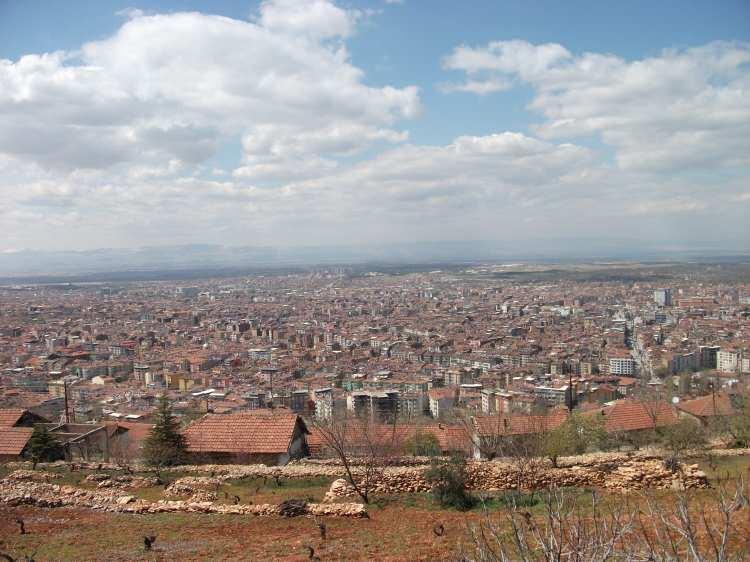 <p><span style="color:#B22222"><strong>MALATYA</strong></span></p>
<p>Kadınlarda ortalama yaşam süresi: 82,0</p>
<p>Erkeklerde ortalama yaşam süresi: 76,2</p>
<p>Ortalama: 79,0</p>