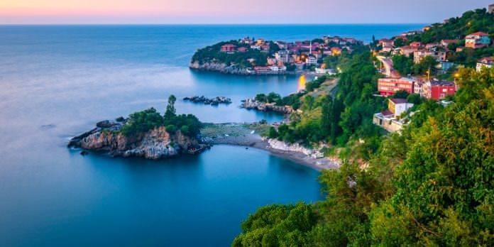 <p><span style="color:#B22222"><strong>ZONGULDAK</strong></span></p>

<p>Kadınlarda ortalama yaşam süresi: 81,0</p>

<p>Erkeklerde ortalama yaşam süresi: 75,5</p>

<p>Ortalama: 78,2</p>
