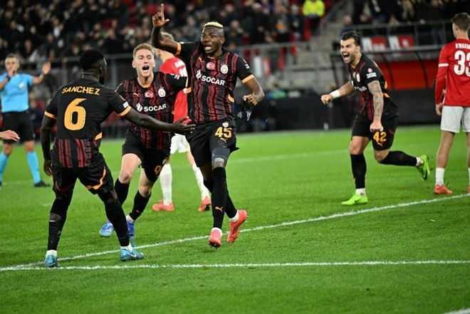 <p><strong>NOS:<br />
<br />
"AZ, Avrupa Ligi'nde Galatasaray'a puan verdi"</strong></p>