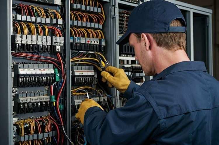 <p><span style="color:#B22222"><strong>ELEKTRİK&Ccedil;İ</strong></span></p>
