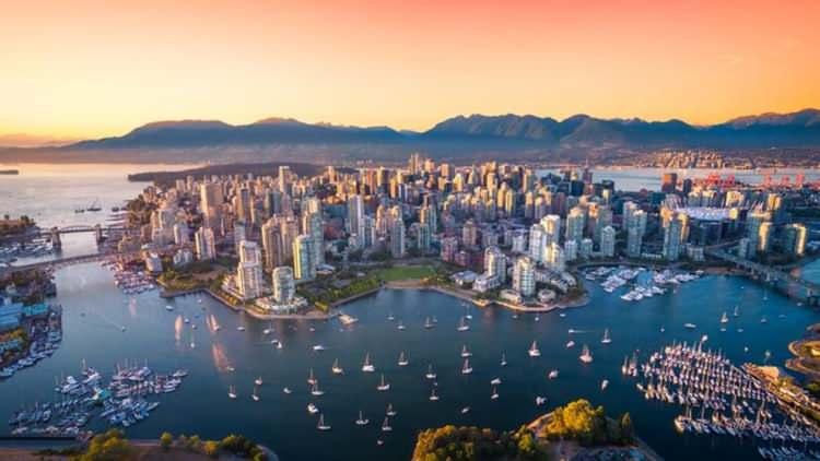 <p><strong><span style="color:#B22222">22)  VANCOUVER </span> |  KANADA</strong></p>
