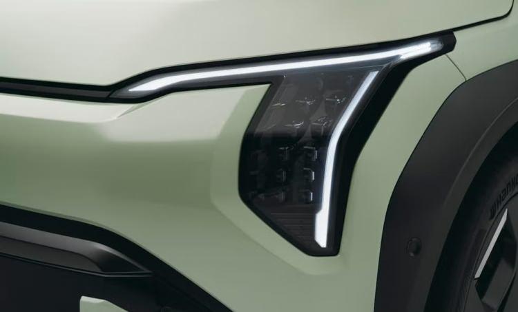 <p>0’dan 100 km/s hıza ulaşma süreleri Elegance Standard Range ve Elegance & Prestige Long Range modellerinde 7,7 saniye, GT-Line Long Range modelinde ise 7,9 saniye olarak kaydedildi.</p>