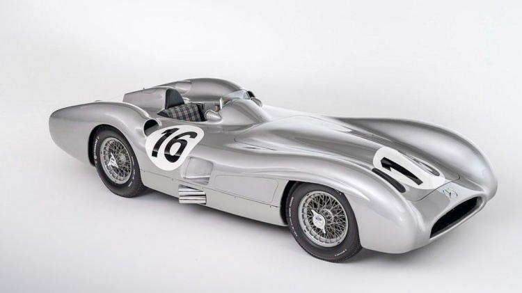 <p>Mercedes-Benz Classic, satış öncesinde aracın orijinalliğini ve özgünlüğünü ortaya koyan detaylı raporunu ve tarihçe kataloğunu hazırlayacak.</p>
<p>EKONOMİM.COM.TR</p>
