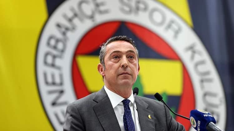 <p><strong><span style="color:rgb(178, 34, 34)">KOÇ HOLDİNG'DE EN ÇOK HİSSE KİME AİT?</span></strong></p>
<p> </p>
<p>Fenerbahçe Spor Kulübü başkanı olması dolayısıyla ailenin en popüler üyesi olan Ali Koç, holdingin doğrudan yüzde 1,39'luk hissesine sahip.</p>
