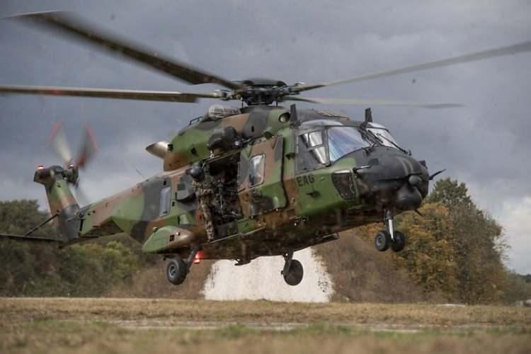 <p><strong>ÖZELLİKLERİ:</strong></p>

<p> </p>

<p><strong>Fransız Özel Kuvvetleri için geliştirilen NH90 TTH helikopterinin özel bir varyantıdır.</strong></p>

<p> </p>

<p><strong>Donanımlar:</strong> EUROFLIR 410 sensör, 3D dijital haritalama, kask montajlı ekran</p>

<p> </p>

<p><strong>Silah Sistemleri: </strong>M3M 12.7 mm makineli tüfekler</p>

<p> </p>

<p><strong>Performans: </strong>500 kg harici yakıt tankı ile artırılmış menzil</p>
