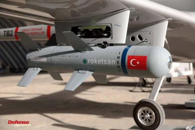 <p><em><strong>MAM-L IIR </strong></em>Mühimmat, Imaging Infrared (IIR) güdümlü, havadan karaya kullanılabilen, çok maksatlı harp başlığı opsiyonlarına sahip, İHA ve sabit kanatlı platformlara entegre edilebilen bir mühimmat sistemi olurken, 25 kilometrelik menziliyle öne çıkıyor.</p>
<p> </p>