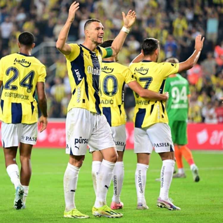 <p>* Listede Fenerbahçe ilk 8 dışında kaldı fakat 24 takım içinde 13. sırada yer alarak play-off turu oynama ihtimali % 93 olarak gösterildi.</p>