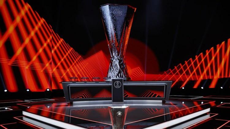 <p>Temsilcilerimiz Galatasaray, Fenerbahçe ve Beşiktaş'ın da yer aldığı UEFA Avrupa Ligi'nde ilk 8 sırada yer alan kulüpler doğrudan tur atlayacak.</p>