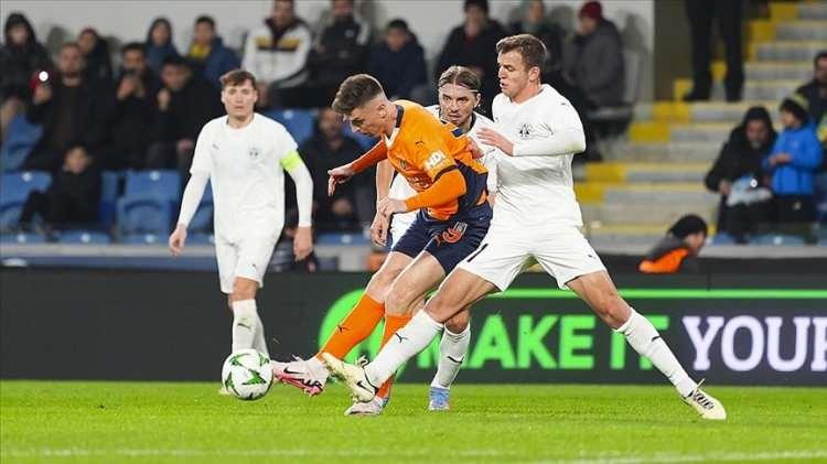 <p>UEFA Konferans Ligi'nde mücadele eden diğer bir temsilcimiz Başakşehir ise dün Moldova ekibi Petrocub ile 1-1 berabere kaldı.</p>
