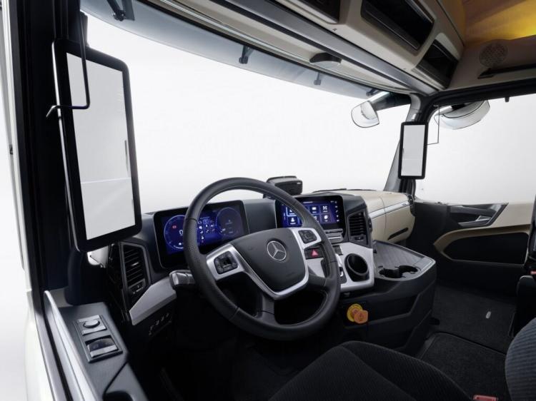 <p>eActros 600, yüksek hızlı şarj altyapısına sahip uygun lokasyonlarda 30 dakika içerisinde yüzde 20’den yüzde 80’e şarj edilebiliyor.</p>
