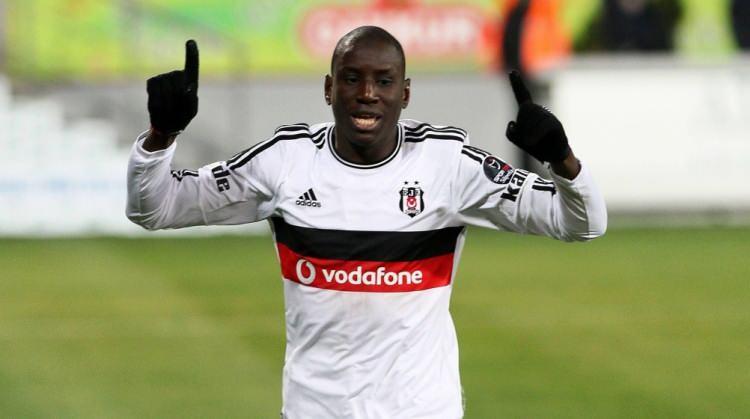 <p>25. Demba Ba<br />
<br />
Chelsea’nin eski golcüsü, Beşiktaş ve Başakşehir formalarıyla Süper Lig’e önemli katkı sağladı.</p>