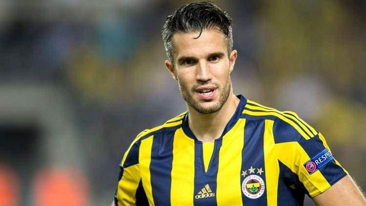 <p>4. Robin van Persie<br />
<br />
Arsenal ve Manchester United formalarıyla Premier Lig’e damga vurmuştu; Fenerbahçe’ye transfer oldu.</p>