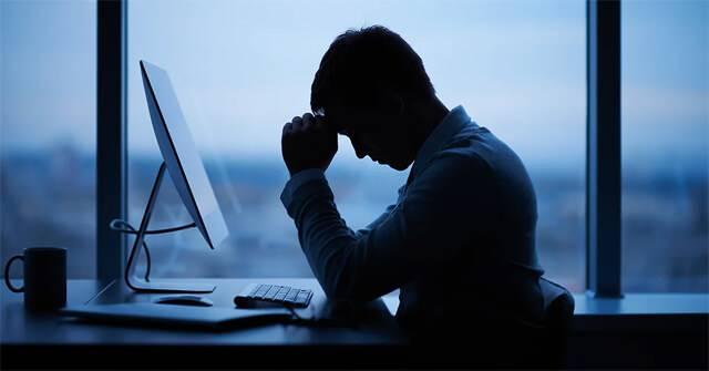 <p>A kan grubu, <strong>stresle başa çıkma</strong> konusunda daha fazla zorluk yaşayabilir. A grubu bireylerinin vücutlarında daha fazla <strong>kortizol</strong> üretimi söz konusu olduğu için, stresli durumlarla başa çıkmaları daha güçtür. Uzun süreli stres, <strong>kalp hastalıkları</strong> ve diğer sağlık sorunlarına yol açabilir. Bu da A kan grubunun yatkın olduğu hastalıklar arasında yer alır.</p>
