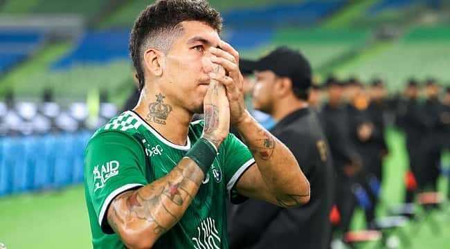 <p>Yine haberde Fenerbahçe'nin kadrosunu güçlendirmek için ünlü bir forvet aradığı ve Firmino'nun da Mourinho'nun planlarına mükemmel bir şekilde uyduğu kaydedildi.</p>
