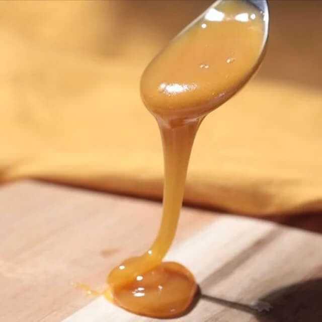 <p>Manuka balının faydaları, sağlık üzerinde sayısız olumlu etkiye sahiptir. <strong>Bağışıklık sistemini güçlendirme</strong>, <strong>enfeksiyonlarla savaşma</strong>, <strong>cilt sağlığını iyileştirme</strong> ve <strong>sindirim problemlerine karşı çözüm sunma</strong> gibi birçok faydayı içinde barındıran bu doğal bal, sağlığınızı desteklemek için harika bir seçimdir. Ancak, manuka balının faydalarından tam anlamıyla yararlanabilmek için dikkatli kullanım önemlidir.</p>