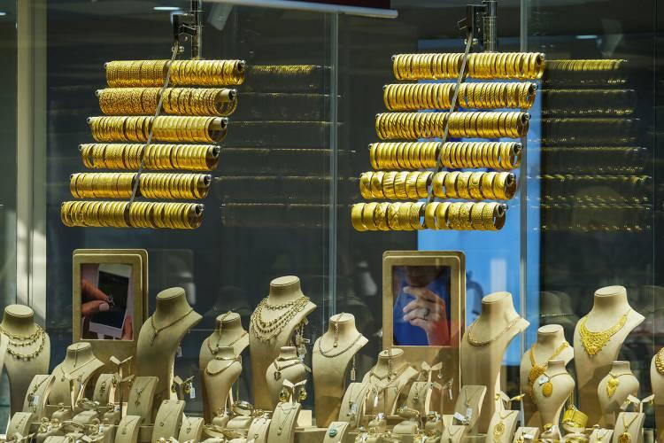 <p>2025 yılında altının 3.000 / 3.300 ons dolar seviyesinde hareket etmesi bekleniyor.</p>