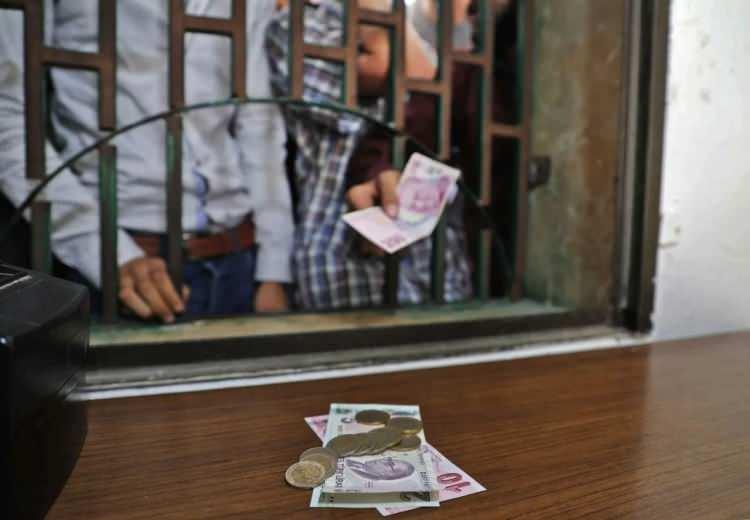 <p>Bunun ardından Bağ-Kur,  SSK, Emekli Sandığı için yeni zam oranları araştırılmaya başlandı. Memur maaşı yüzde kaç zamlanacak?</p>
