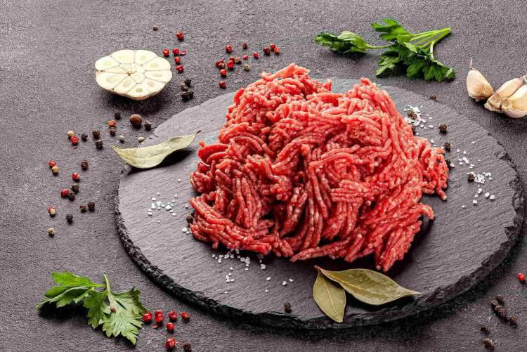 <p>6 Aralık tarihli listede zeytinyağı, et döner, haşlanmış köfte ve bitkisel karışım yağ da yapılan hileler yer aldı.</p>